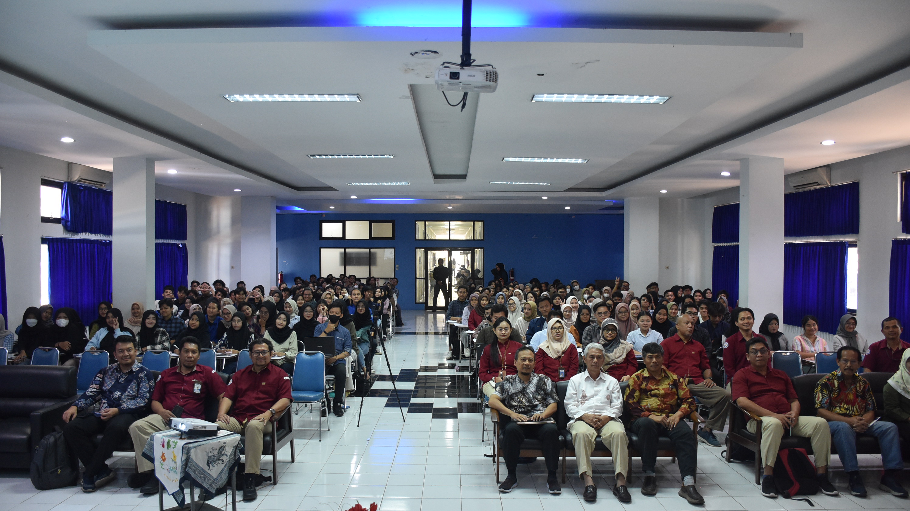 Kuliah Umum Departemen Sumber Daya Akuatik “Kolaborasi Stakeholders untuk Mendukung Konservasi Sumber Daya Hayati Laut”